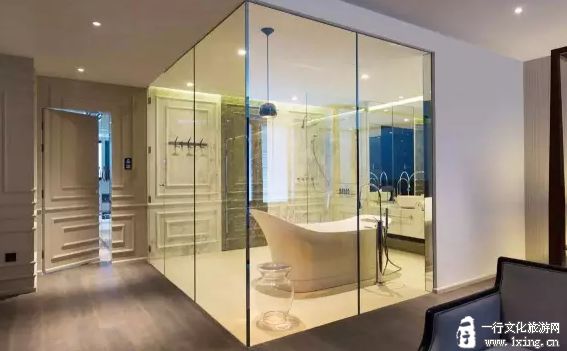 为何很多高档酒店的浴室都使用透明玻璃？